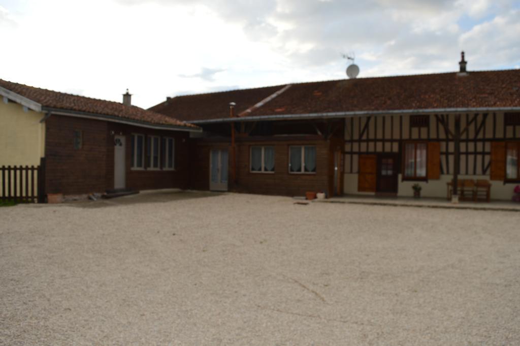 Au Passage Des Grues Bed & Breakfast Drosnay Dış mekan fotoğraf